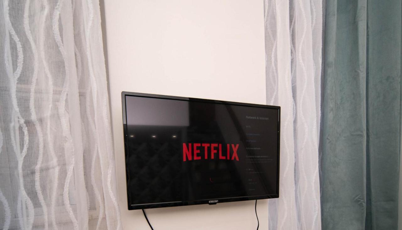 Free Parking! Linden Apartment, Ac, Smart Tv, Wifi Budapest Esterno foto